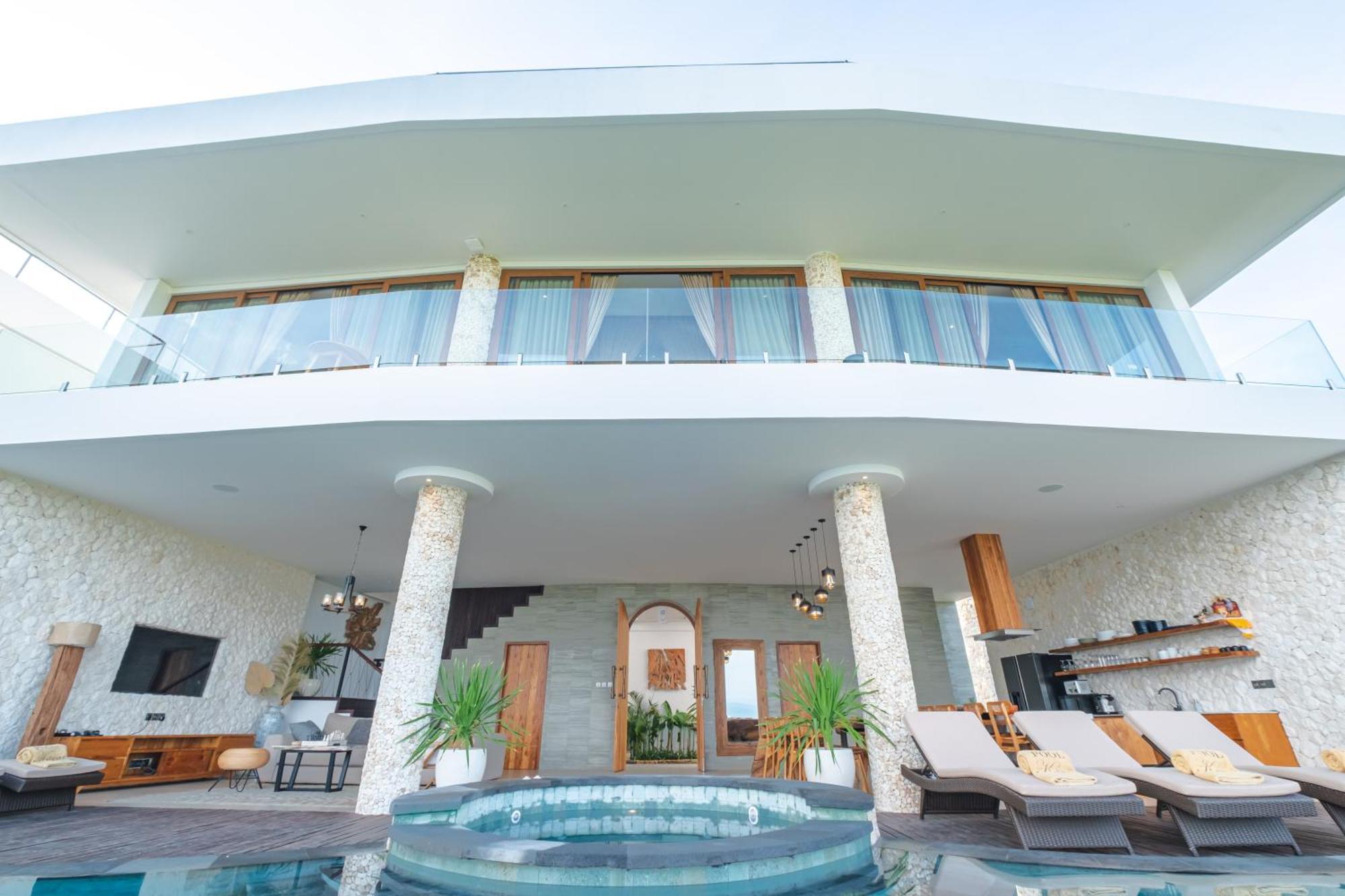 Villa Kaliente Toyapakeh Exterior photo